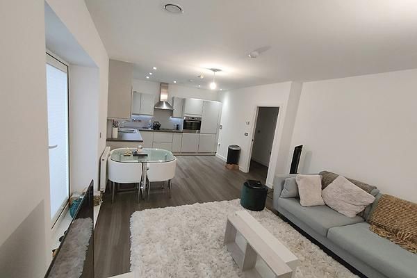 2 bedroom flat to rent - Photo 1