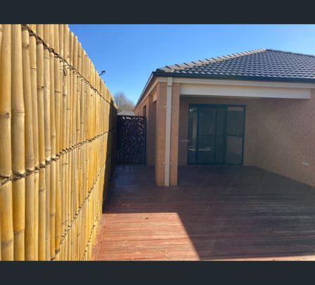 7/5 Hall Court, Kyneton, Vic 3444 - Photo 1