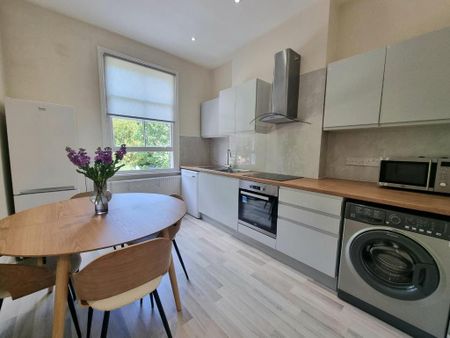 2 bedroom flat to rent - Photo 4