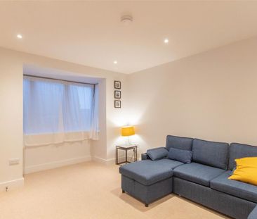 4 bedroom link detached house to rent - Photo 1