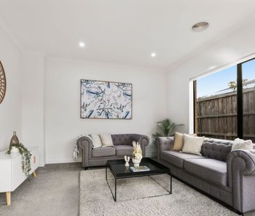 Spacious & Immaculately Presented Near New Low maintenance Family Home - Photo 1