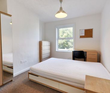 4 bedroom terraced house to rent - Photo 2