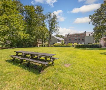 Zeer recente luxe woning gelegen in een uniek en privatief woondomein met grote parktuin - Foto 1