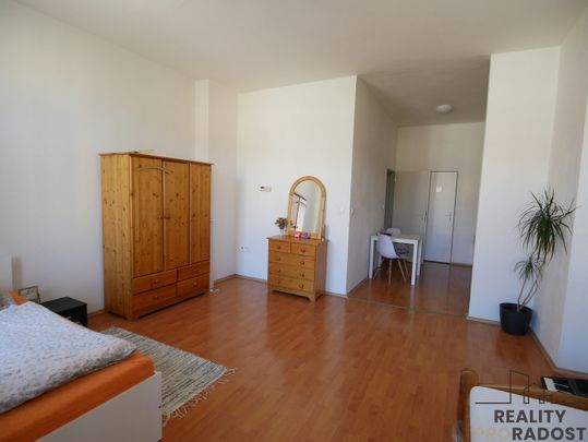 Pronájem bytu 1+kk 42 m² - Photo 1