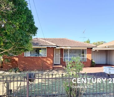 Charming 3-Bedroom Home with Spacious Backyard - Photo 5