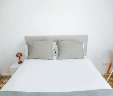 Ronda de Sant Pau, Barcelona, Catalonia 08015 - Photo 2