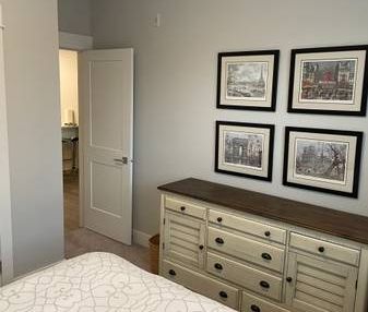 New & beautifully furnished 1 plus den condo for rent - Photo 2