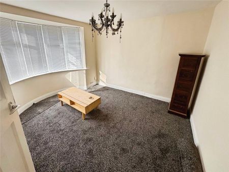 4 bedroom semi-detached house to rent - Photo 3