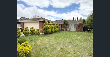 Charming Family Home in Roxburgh Park - Photo 3