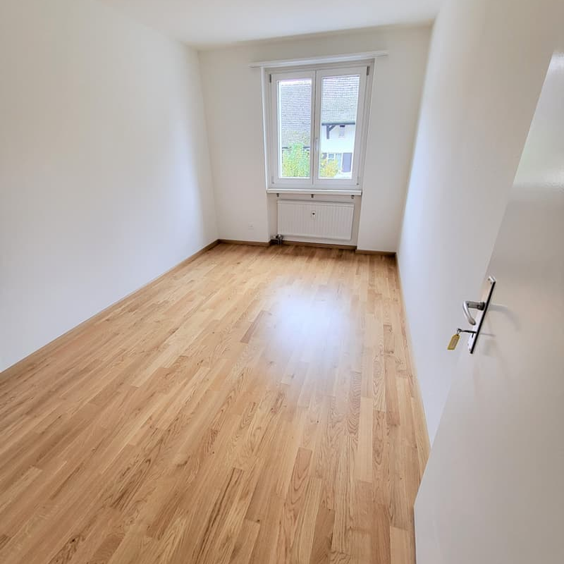 "Moderne 4.5-Zimmer-Wohnung an zentraler Lage in Itingen" - Foto 1