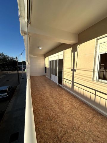 Alquiler de piso en Calle Isla del Barón - Photo 3