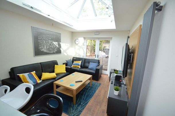 7 bedroom apartment to rent - Photo 1