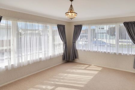 Woburn Living - Photo 3