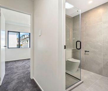 Stylish new build townhouse - Photo 5