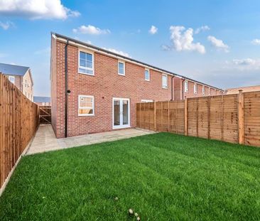 Ilex Drive, Fiddington Fields, Tewkesbury, Gloucestershire - Photo 5