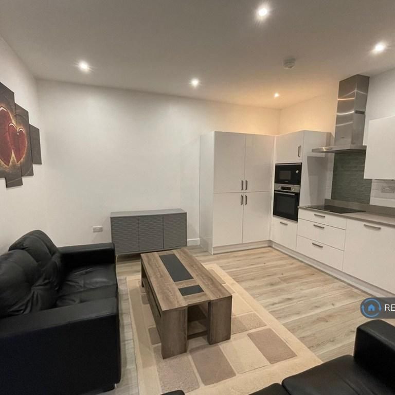 2 bedroom flat to rent - Photo 1