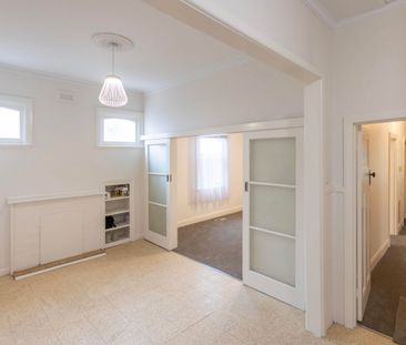 Coburg Residence to Call Home - Photo 1