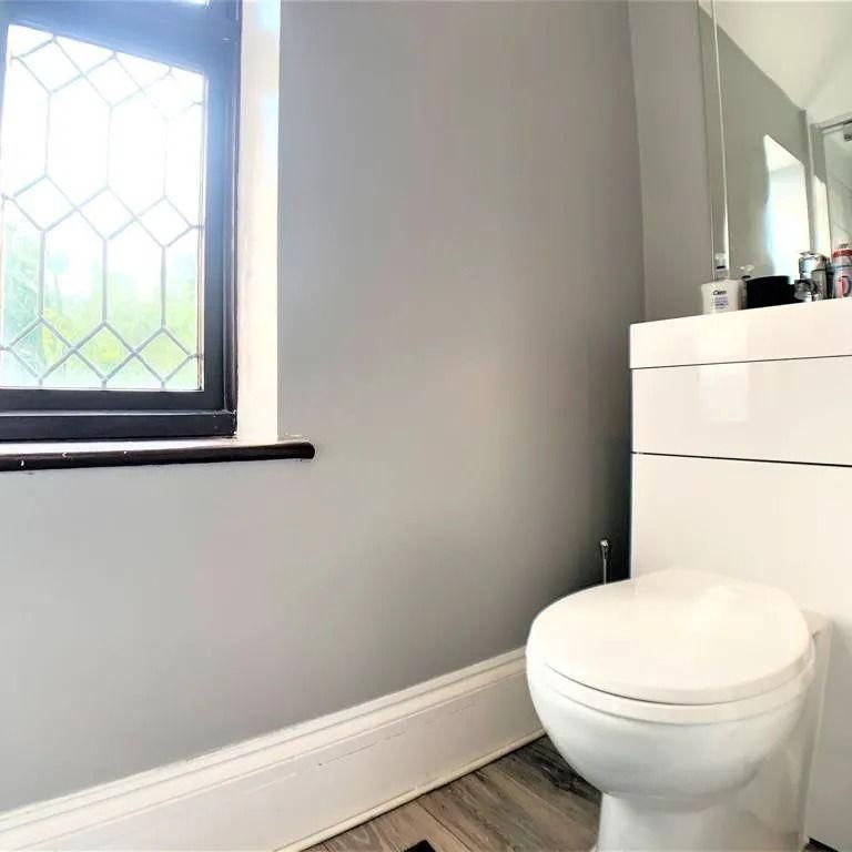 1 bedroom in a house share to rent - Photo 1