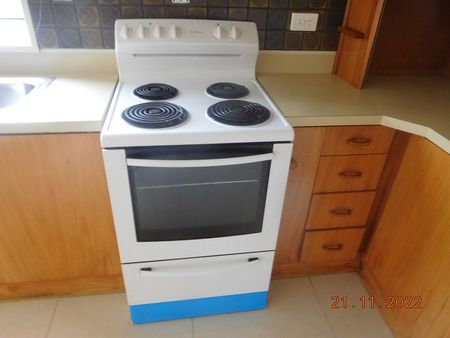 Handy & Quiet location - Photo 3