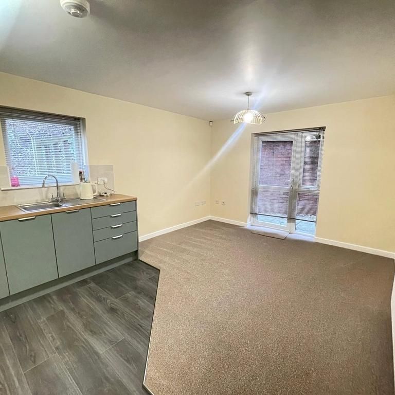 2 bedroom flat to rent - Photo 1