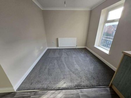 Granville Court, Dewsbury, WF13 - Photo 5