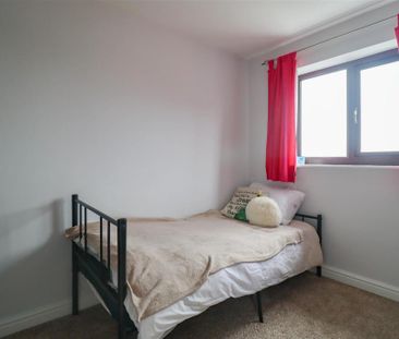 2 bedroom semi-detached house to rent - Photo 2