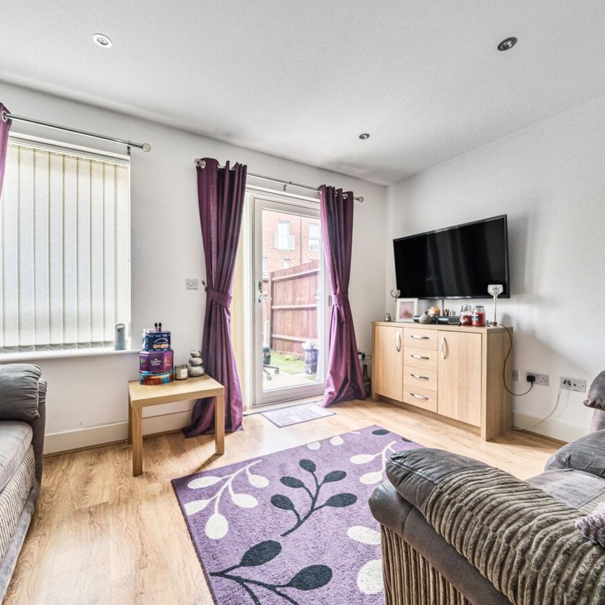 2 bedroom terraced house to rent - Photo 1