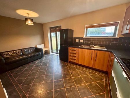 4 bedroom townhouse to rent - Photo 2