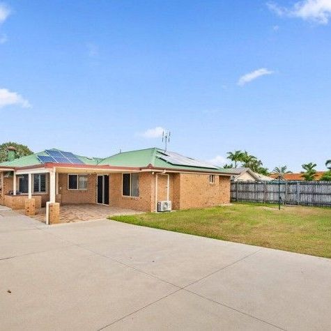 Spacious 3 Bedroom Home 2 Bathroom, 3 Car - Photo 1