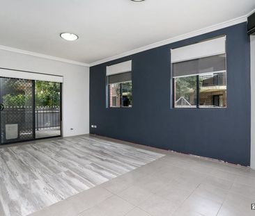 Modern Ground Floor Apartment with Spacious Courtyard - Photo 4