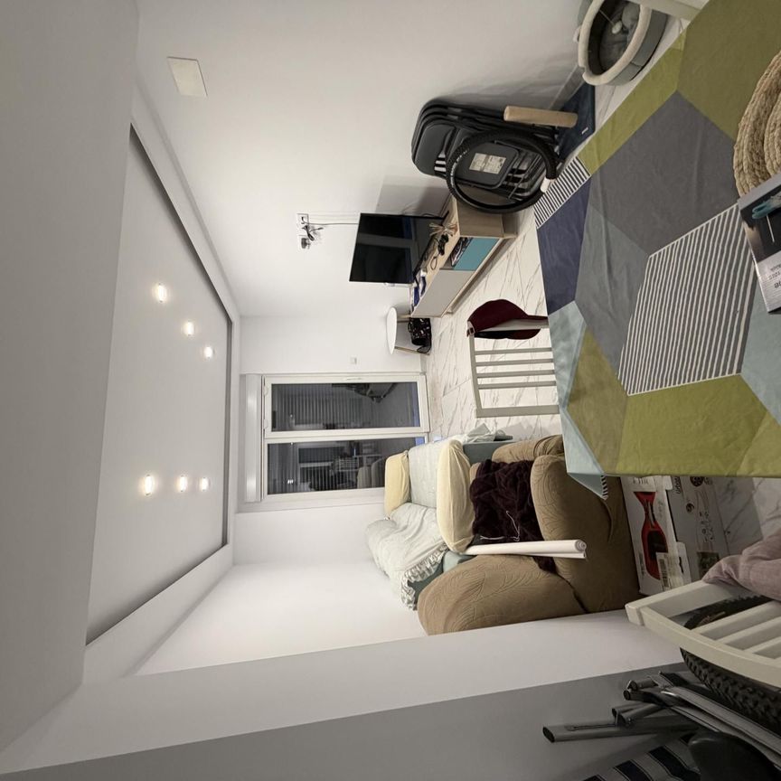 Piso de alquiler en Carrer D'amadeu Vives, 3, La Pineda - Photo 1