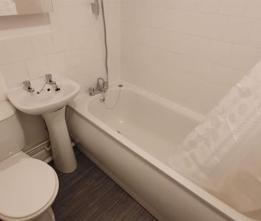 Johnny Ball Lane, Bristol - Photo 5