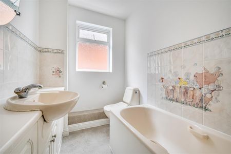 The Farthingales, Maidenhead, SL6 - Photo 4