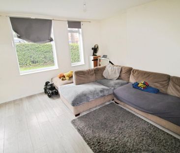 3 bedroom end of terrace house to rent - Photo 1