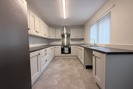 247 Springfield Road, Belfast, BT12 7DD - Photo 5