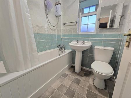 2 bedroom semi-detached house to rent - Photo 5