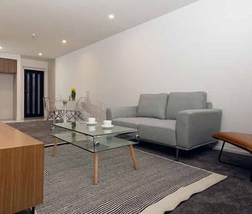 Stylish New City Fringe Townhouse Fully Furnished - Photo 5