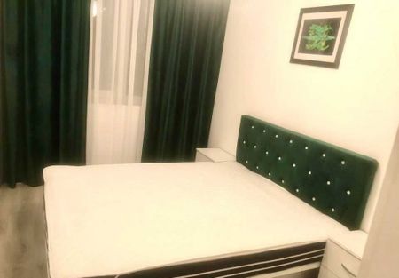 2 Camere intrarea in Parcul Cismigiu - Fotografie 3