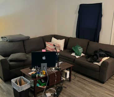 For Lease - 13 Main Street, Newmarket, Ontario - Photo 1