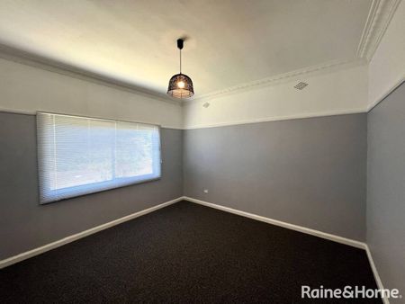 Neat and Tidy 3 Bedroom House - Photo 2