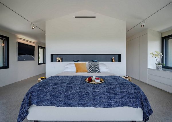 Candlewick - marvelous modern villa in an enchanting countryside