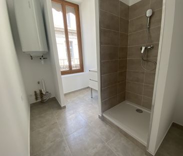 Location Appartement 3 pièces 62m² NIMES 30000 - Photo 6