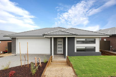 11 Duloe Rise, Melton South VIC 3338 - House For Rent | Domain - Photo 4
