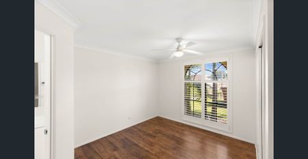 Large Executive Residence in Beachside Redhead - Photo 4