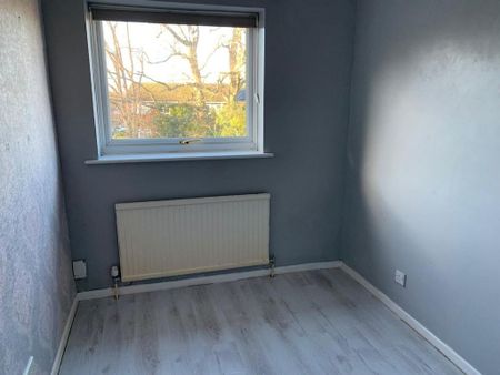 3 bedroom end of terrace house to rent - Photo 3