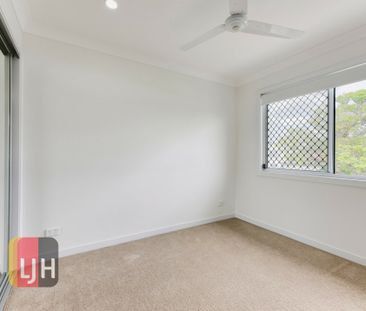 SPACIOUS & MODERN TOWNHOUSE WITH DUCTED AIR + MORE!! - Photo 6