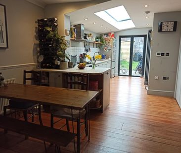 2 Bed Terraced House, Woodville Road, E17 - Photo 4