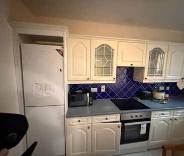 3 Bed Flat, Manor Road, E15 - Photo 1