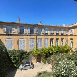 AIX EN PROVENCE - CENTRE VILLE - PLACE DALBERTAS - GRAND STUDIO MEUBLE ET CLIMATISE - Photo 2