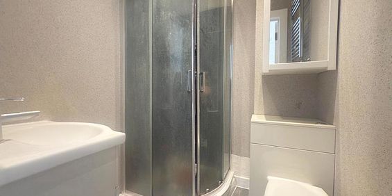 Lampton Road, Hounslow, TW3, Middlesex - Photo 3